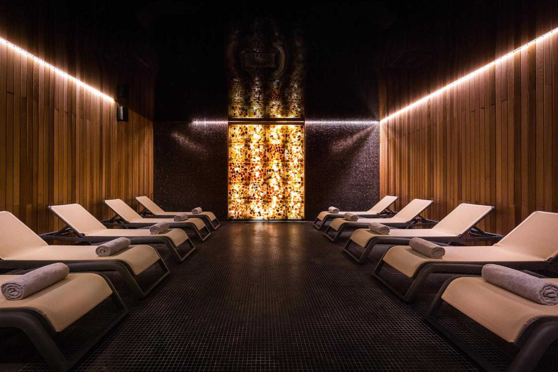 Green Mountain 5* Hotel カルパッチ エクステリア 写真 The spa at The Ivy Collection