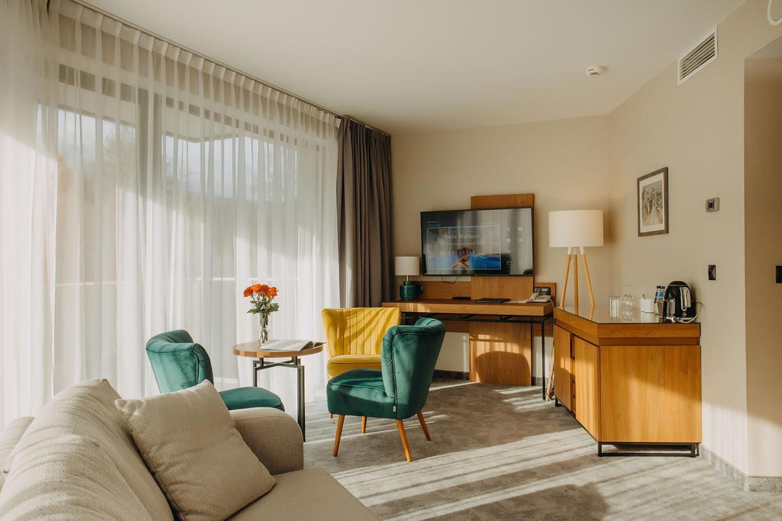 Green Mountain 5* Hotel カルパッチ エクステリア 写真 A suite at the Hotel