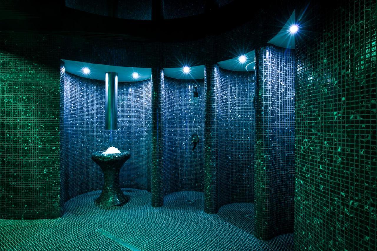 Green Mountain 5* Hotel カルパッチ エクステリア 写真 The spa at The Landmark