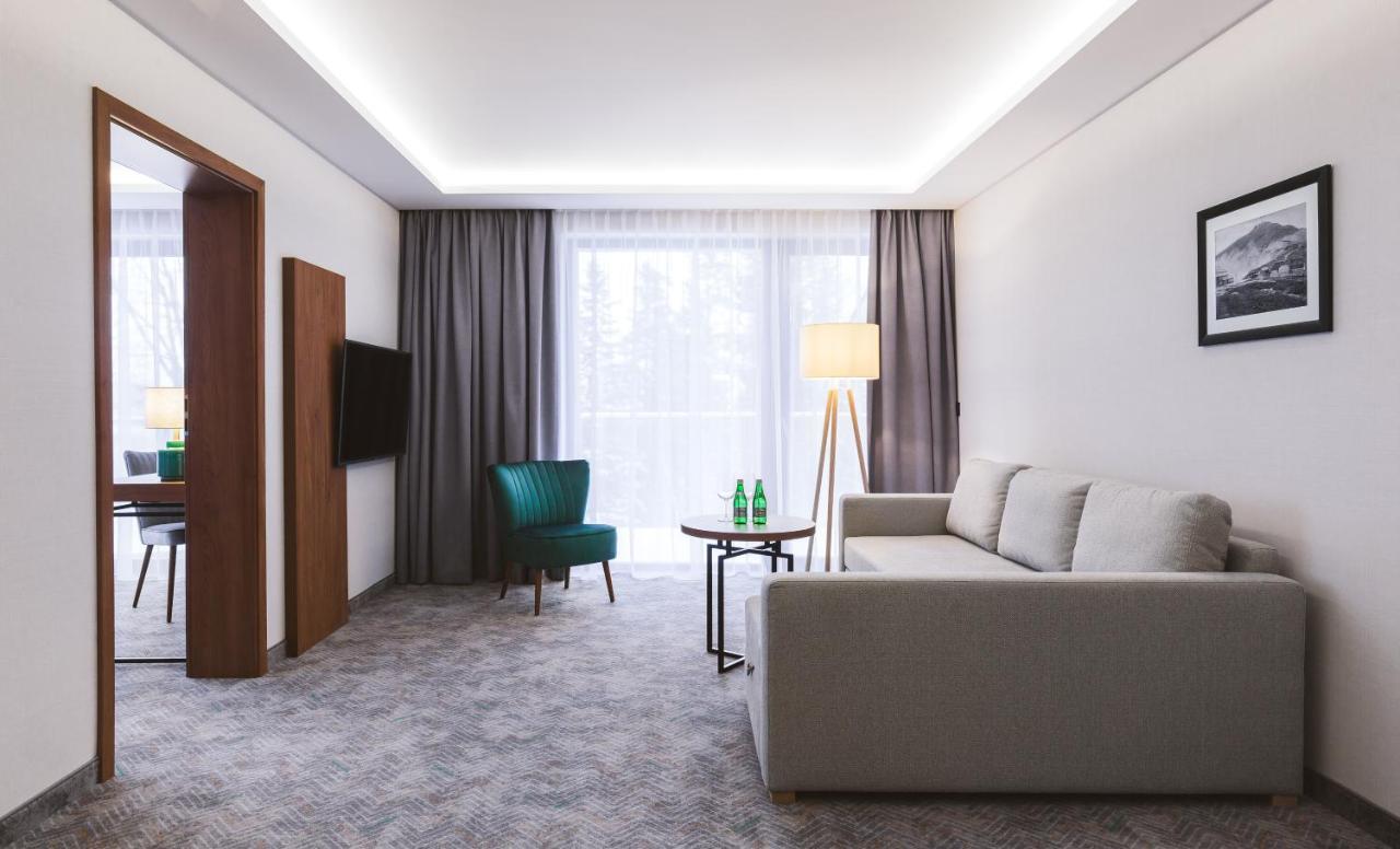 Green Mountain 5* Hotel カルパッチ エクステリア 写真 Suite