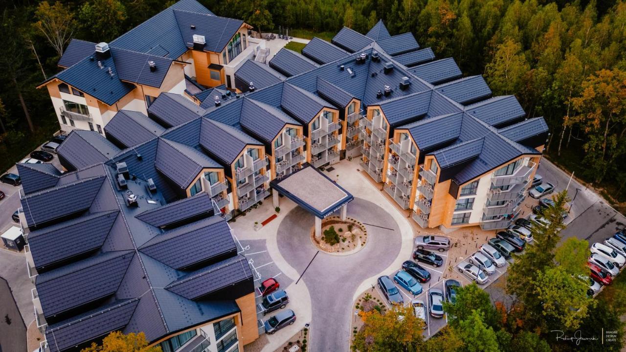 Green Mountain 5* Hotel カルパッチ エクステリア 写真 Residential complex in the village of Zelenograd